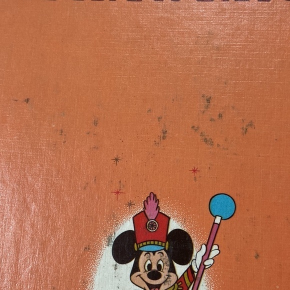 Lot of two vintage Disney hardback books Walt Disney great moments in fiction - Picture 4 of 10